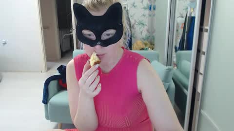 Emily online show from April 28, 9:36 am