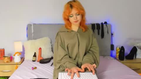 Baby Emelli online show from November 19, 11:32 am