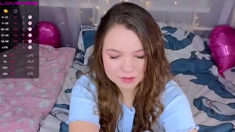 Snapshot of emilyart_ chatting on November 10, 8:08 pm artist Emily online show from November 10, 8:08 pm