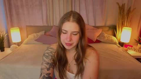 emilyblazee online show from April 22, 6:49 am