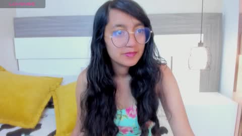 Snapshot of emilyblussh chatting on February 21, 1:12 pm Emily Bluush online show from February 21, 1:12 pm