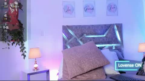 Snapshot of emilycat777_ chatting on July 12, 8:44 pm emily online show from July 12, 8:44 pm