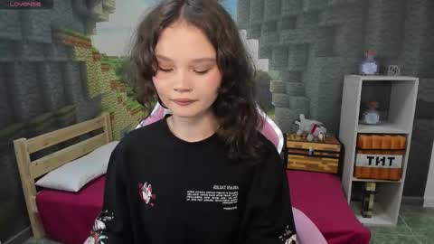 Emilyhaves online show from September 27, 5:07 pm