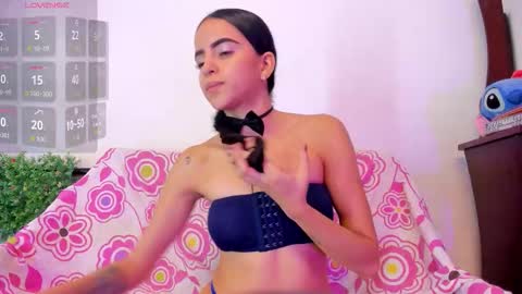 Snapshot of emilyclay_1 chatting on September 22, 10:12 pm Sweet Emily online show from September 22, 10:12 pm