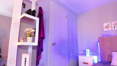 Emi Fit online show from March 19, 7:29 pm