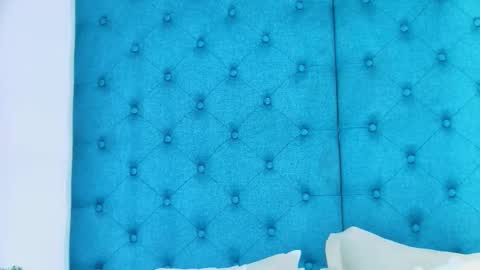 Emily online show from December 14, 7:40 pm