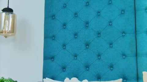 Emily online show from February 1, 7:12 pm