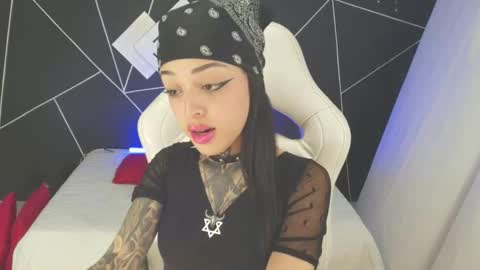 Snapshot of emilydaft chatting on September 11, 9:04 pm fari online show from September 11, 9:04 pm