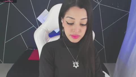 Snapshot of emilydaft chatting on November 8, 2:39 pm fari online show from November 8, 2:39 pm