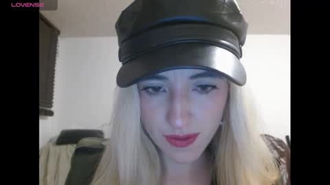 Emily Edwards online show from December 30, 1:37 am