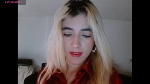 Emily Edwards online show from January 10, 9:20 pm