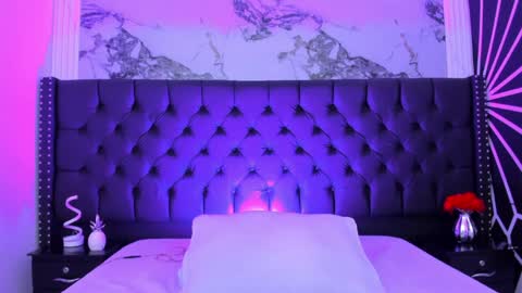 Emily online show from April 9, 6:19 am