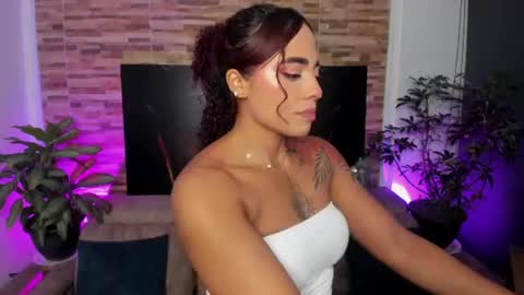 emily online show from June 11, 2:53 am