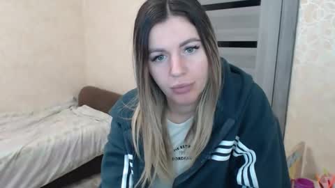 Snapshot of emilyfork chatting on October 20, 5:41 am emilyfork online show from October 20, 5:41 am