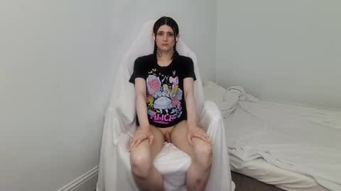 emilyfox5 online show from November 18, 11:15 pm