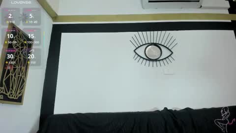 Snapshot of emilygomezz chatting on November 11, 11:21 am Emily online show from November 11, 11:21 am