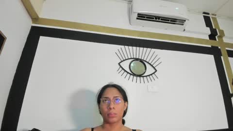 Snapshot of emilygomezz chatting on May 11, 11:38 am Emily online show from May 11, 11:38 am