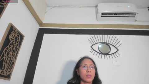Snapshot of emilygomezz chatting on May 31, 11:39 am Emily online show from May 31, 11:39 am