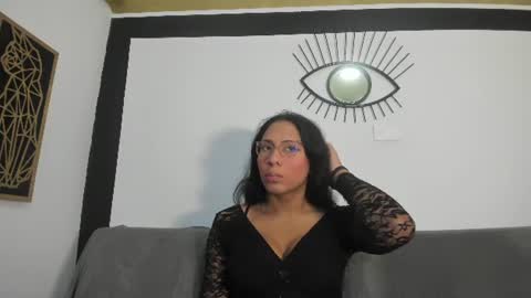 Snapshot of emilygomezz chatting on June 10, 11:09 am Emily online show from June 10, 11:09 am