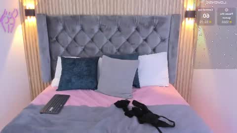 Snapshot of emilygracce chatting on July 1, 12:18 pm emilygracce online show from July 1, 12:18 pm