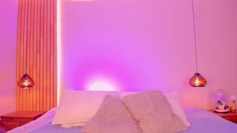 Emily  online show from November 5, 8:09 pm