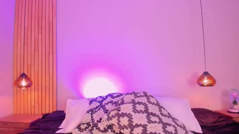 Emily  online show from November 11, 7:58 pm