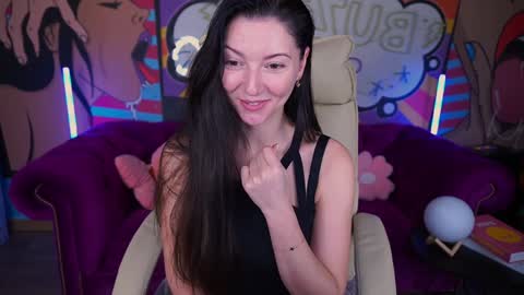 Snapshot of emilyhalls chatting on December 9, 2:39 pm Emily online show from December 9, 2:39 pm