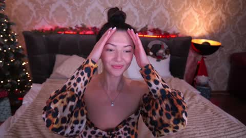 Snapshot of emilyhalls chatting on December 20, 2:38 pm Emily online show from December 20, 2:38 pm