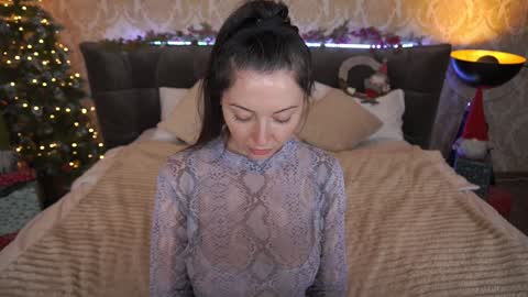 Snapshot of emilyhalls chatting on December 25, 5:05 pm Emily online show from December 25, 5:05 pm