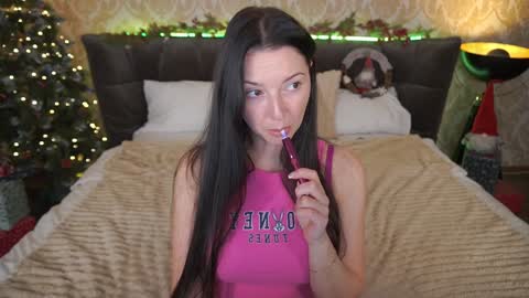 Snapshot of emilyhalls chatting on January 8, 2:46 pm Emily online show from January 8, 2:46 pm