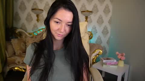 Snapshot of emilyhalls chatting on January 18, 2:12 pm Emily online show from January 18, 2:12 pm