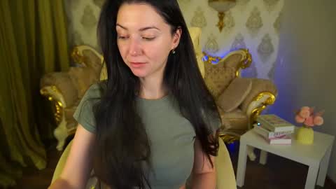 Snapshot of emilyhalls chatting on February 9, 1:56 pm Emily online show from February 9, 1:56 pm