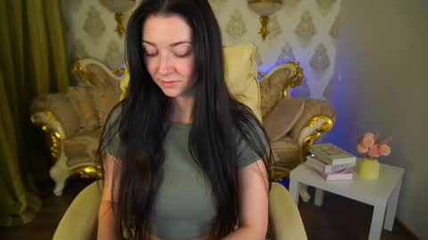 Snapshot of emilyhalls chatting on February 9, 5:43 pm Emily online show from February 9, 5:43 pm