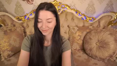 Snapshot of emilyhalls chatting on March 6, 7:25 am Emily online show from March 6, 7:25 am
