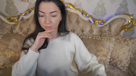 Snapshot of emilyhalls chatting on March 11, 7:04 am Emily online show from March 11, 7:04 am
