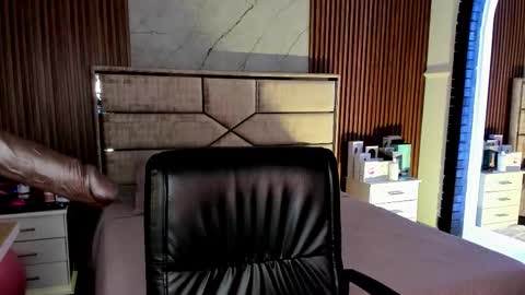 Emily Hendrix online show from October 9, 8:07 pm