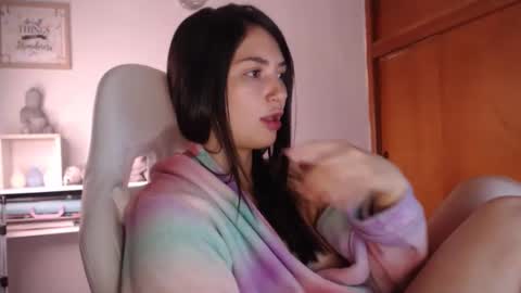 Snapshot of emilyjangcandy_ chatting on October 18, 10:27 am Emily Jang online show from October 18, 10:27 am