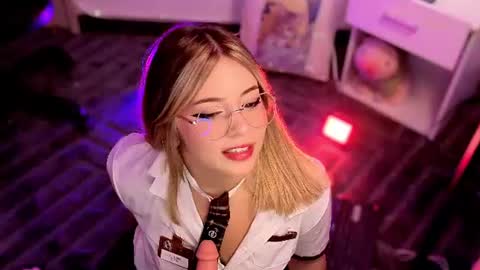 VALEEEN online show from July 8, 4:33 pm