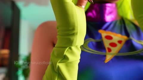 Snapshot of emilylittle chatting on October 24, 4:09 am emmy i see you 6pm online show from October 24, 4:09 am