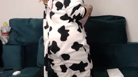 Emily online show from April 2, 2:58 pm