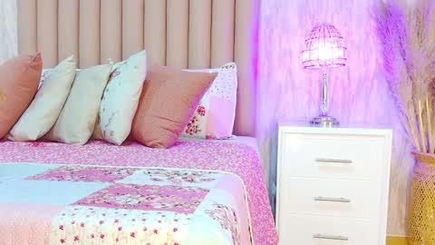 My IG - EmilyParker   online show from November 17, 5:41 pm