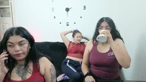 Snapshot of emilyriskhot chatting on May 8, 4:01 pm emily friends online show from May 8, 4:01 pm