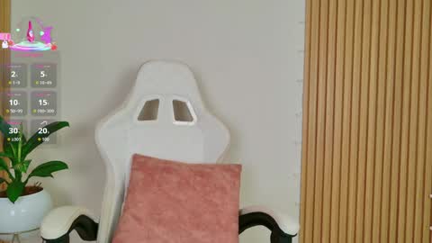 Emily  online show from November 13, 9:41 am