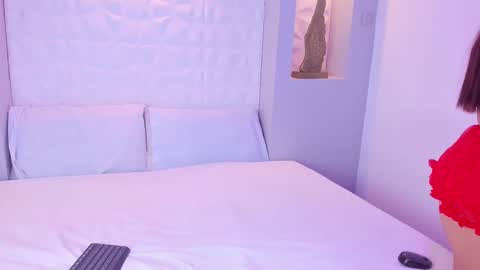 EMILY online show from November 12, 7:03 pm