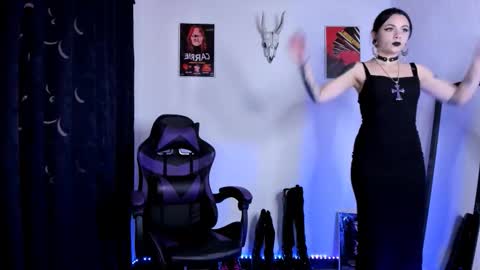  Emily Support me to have 100 likes plx online show from October 18, 7:03 pm