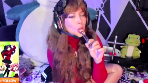 emilythemachine online show from February 19, 5:27 pm