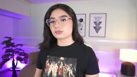 Snapshot of emilyturnerx chatting on November 13, 7:13 pm Emily Turner online show from November 13, 7:13 pm