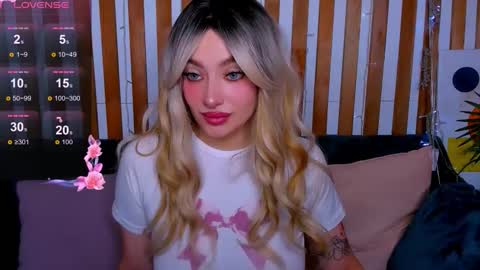 Emily online show from February 26, 1:04 am