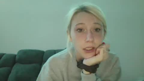 emilywarren296 online show from October 19, 2:29 pm