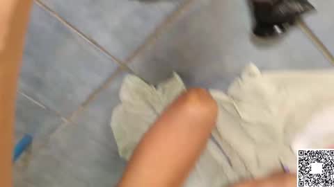 Snapshot of emilyweed chatting on February 19, 2:34 pm Emily ---- online show from February 19, 2:34 pm